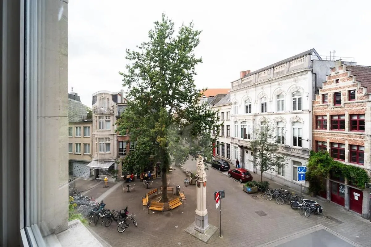 Charming Apartment For 3 In The Heart Of Amberes